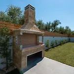 Agalliu Villa